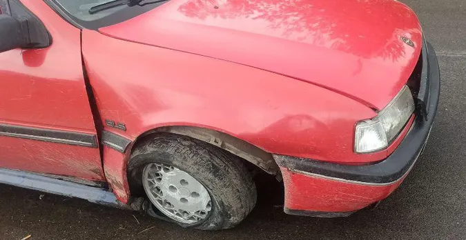 «Опель» vs бордюр: у Луцькому районі п'яний водій скоїв ДТП (фото, відео)
