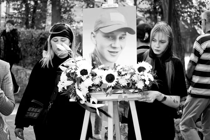 Навіки 26 років: на Волині попрощалися із воїном Владиславом Троцюком (фото)