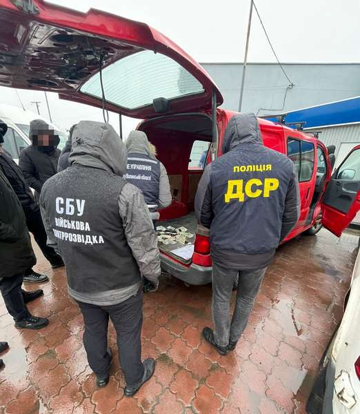 На Волинь завозили автівки під виглядом допомоги для ЗСУ, а потім продавали (фото, відео)