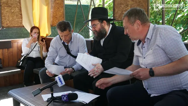 Луцьким євреям офіційно передали будівлю синагоги, де було «Динамо» (фото)