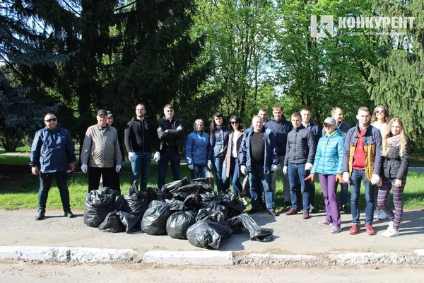 Депутати Луцькради прибирали місто (фото)