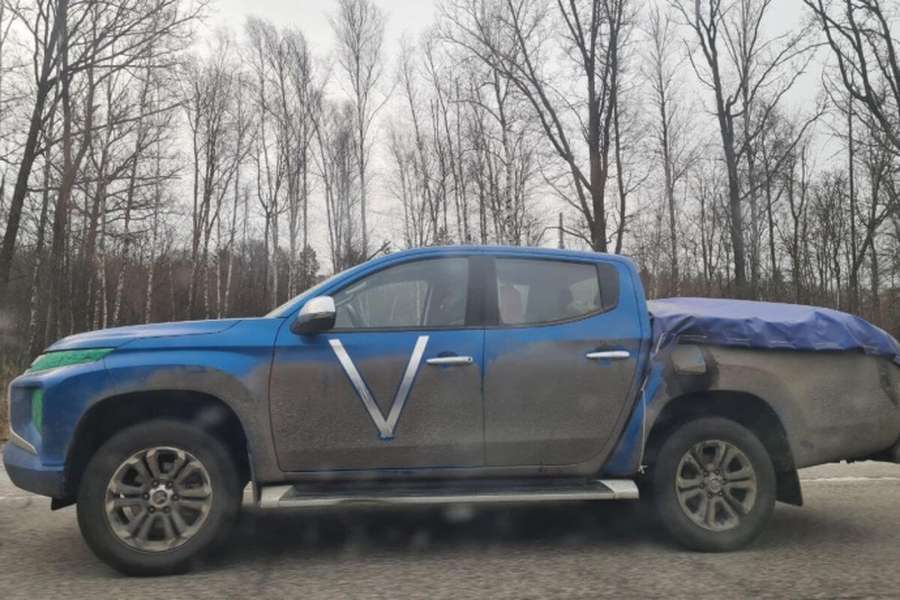 Окупанти вивозять із Білорусі викрадені в Україні автомобілі (фото)