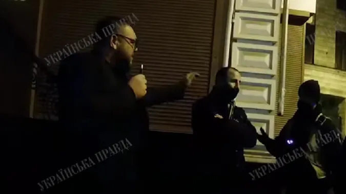 🤬 «Ви шо дебіли?», – нардеп-«слуга» облаяв поліцейських (відео)
