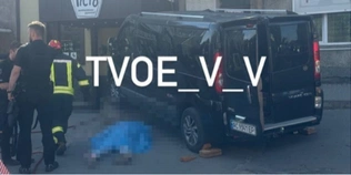 У Володимирі бус на смерть збив дівчину (фото 18+, оновлено)