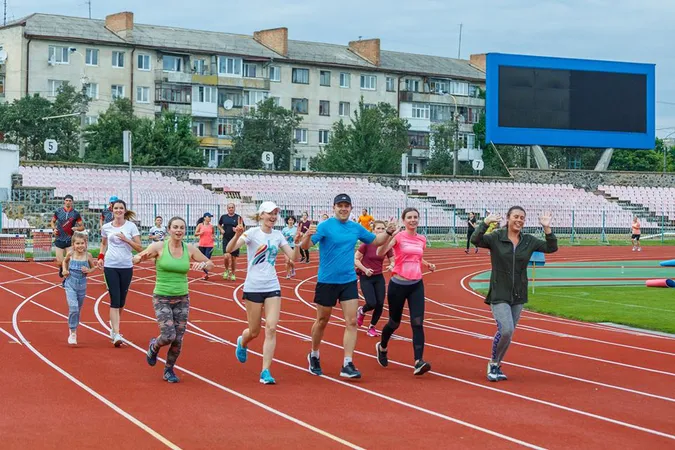 Лучани готуються до півмарафону: як проходять групові тренування (ФОТО)