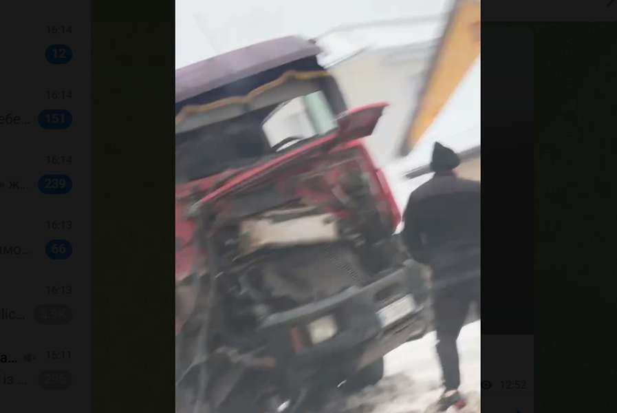 Жахлива аварія у Луцьку: на Дубнівській влупилися дві вантажівки