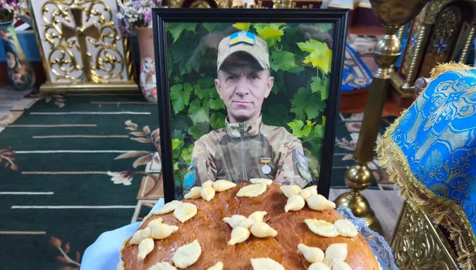 Мужньо обороняв країну: на Волині попрощалися із Михайлом Ковзоловичем (фото)