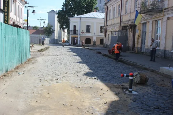 Незабаром за паркування в Старому місті доведеться платити