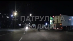У Луцьку патрульні вночі ловили пішоходів-порушників (відео)