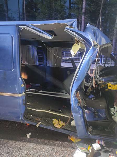 Є загиблий та поранені: у Польщі мікроавтобус з українцями потрапив у ДТП (фото)