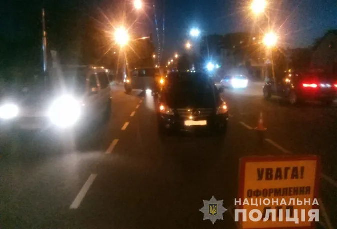 У Луцьку студентка на «мерседесі» збила двох школярок