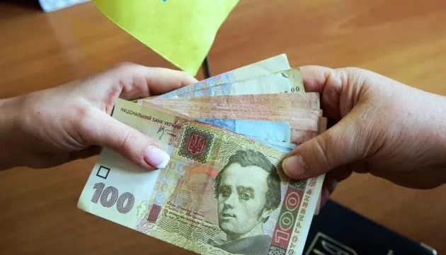До 1000$ ще далеко. Скільки реально заробляють листоноші «Укрпошти» на Волині? (відео)