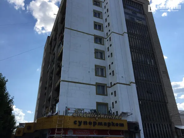 У центрі Луцька реконструюють будинок (фото)