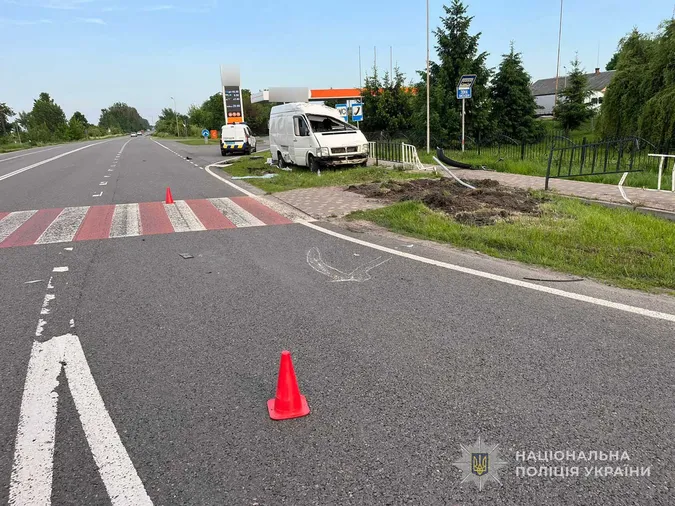 На Волині зіткнулися бус і легковик – є травмовані (фото)
