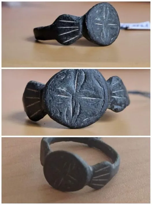На Ковельщині під час обробітку землі знайшли давньоруський перстень (фото)
