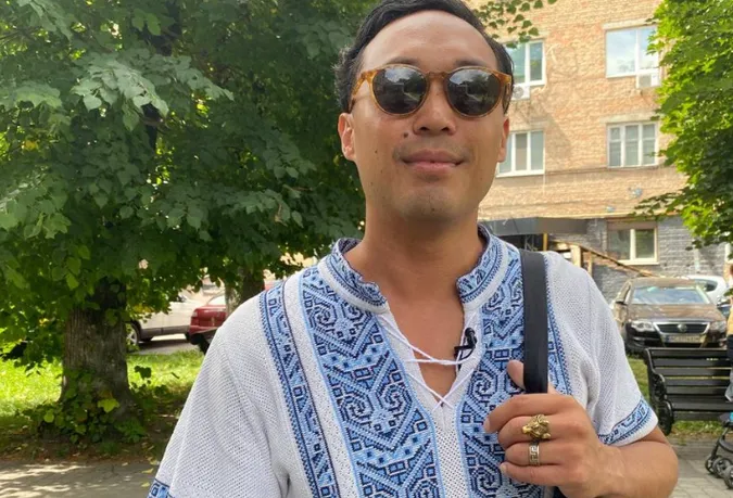 До Луцька приїхав 33-річний техасець, який шукає наречену та допомагає ЗСУ (відео)