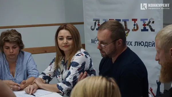 Круглий стіл модерували депутати Луцької міської ради від Громадянського Руху «Свідомі» Алла Надточій та Михайло Наход