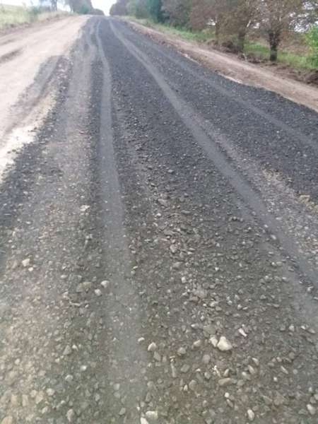 Обминав навіть шкільний автобус: на Волині почали ремонт вщент розбитої дороги