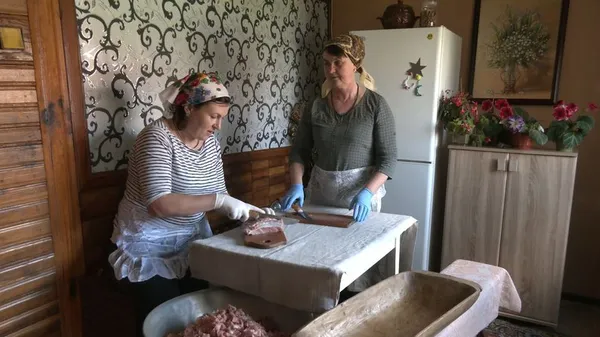 Хамон по-волинськи: як у поліському селі готують сиров'ялене м'ясо (відео)