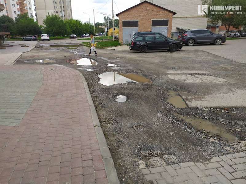 Ані пройти, ні проїхати: лучани просять відремонтувати вулицю Зацепи (фото)