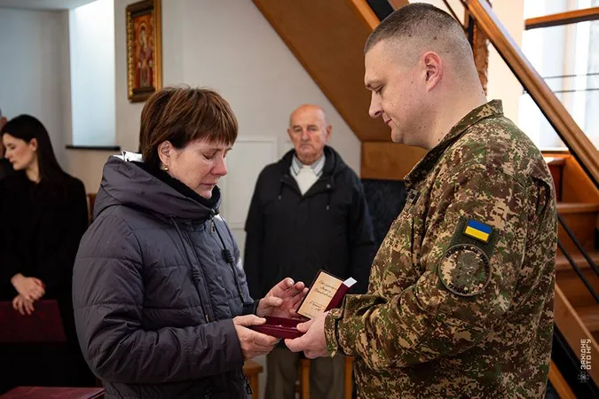На Волині рідним полеглих гвардійців передали державні нагороди (фото)