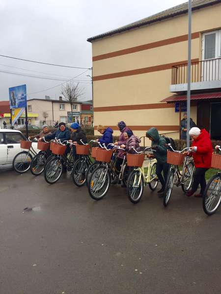 Ківерцівських соцпрацівників посадили на велосипеди (фото)
