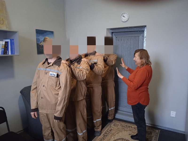 У Луцькому СІЗО арештантам влаштували психологічні тренінги (фото)