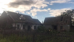 На Херсонщині пронісся торнадо: пошкоджені паркани та дахи будинків
