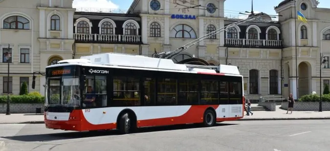 У Луцьку на дороги виїде менше маршруток і тролейбусів: коли саме