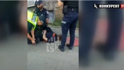 Виламували ногу: у Луцьку поліцейські жорстоко затримали чоловіка (відео)