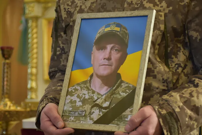 У Луцьку попрощалися із загиблим на Харківщині прикордонником Тарасом Горобцем (фото)