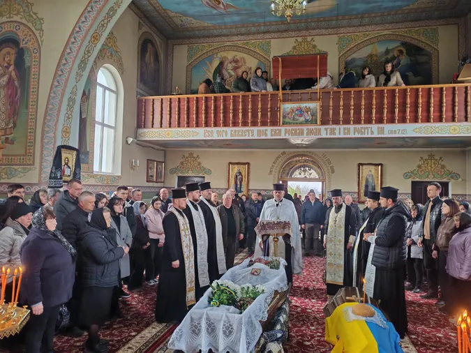 На Волині попрощались з Героєм Романом Іванушком (фото)