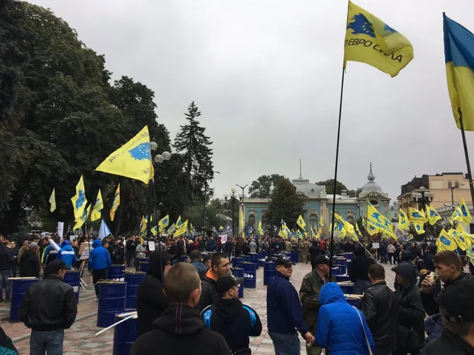Власники «євроблях» хочуть узаконити обман, - експерт