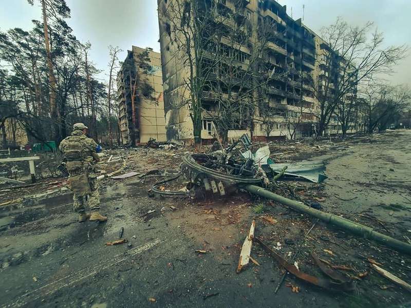 Вулиці вкриті трупами: найжахливіші кадри звірств окупантів із міст під Києвом, де була армія росії (фото18+)