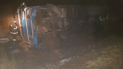 На Волині – смертельна ДТП: вантажівка злетіла у кювет (фото)