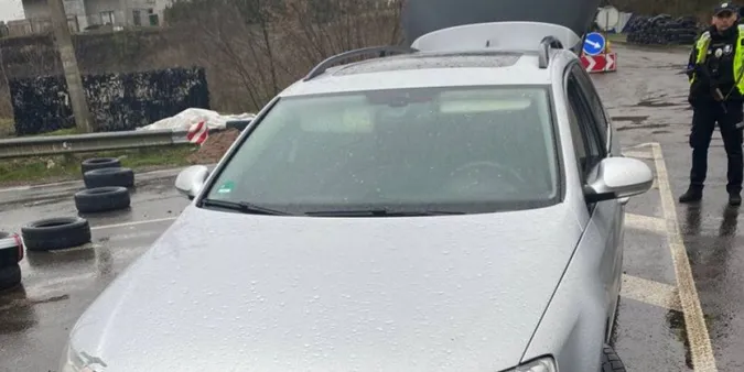 На блок-пості під Луцьком в авто п'яного водія знайшли наркотики (фото)