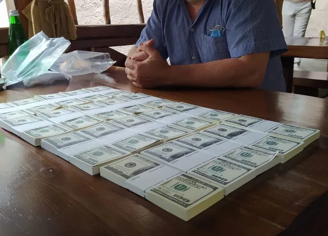 Волинянина, який «продавав» посаду міністра, взяли під варту