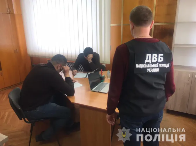Насильство і кайданки: троє волинських патрульних підуть під суд
