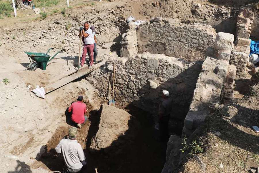 Археологи виявили давні артефакти на півдні Туреччини (фото)