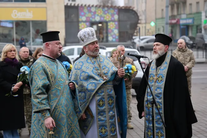 У Луцьку вшанували пам'ять Героїв Небесної Сотні (фото)