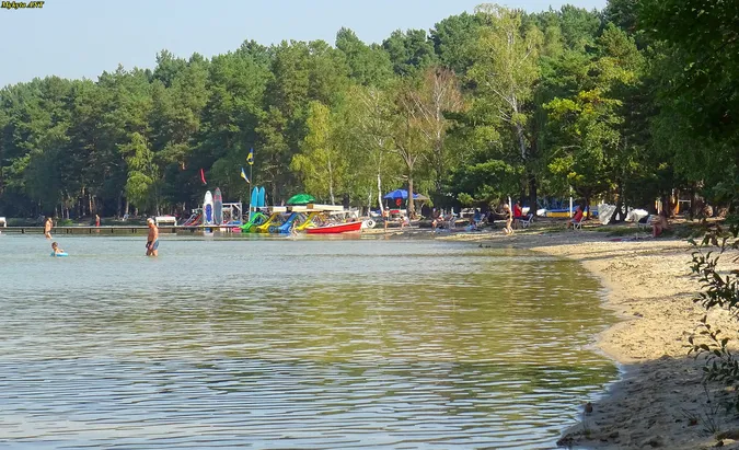 Як проходить оксамитовий сезон на озері Пісочне (фото)
