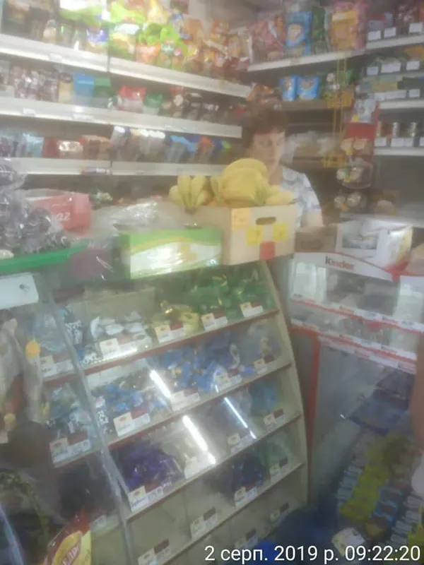 У центрі Луцька магазин попався на продажі алкоголю (фото)