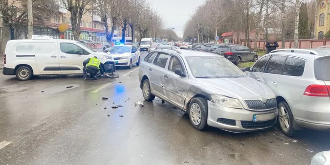 У Луцьку на Стрілецькій – потрійна аварія через пʼяного водія