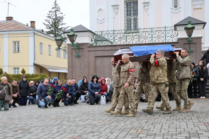 У Луцьку попрощалися з Героєм Іваном Литвинчуком