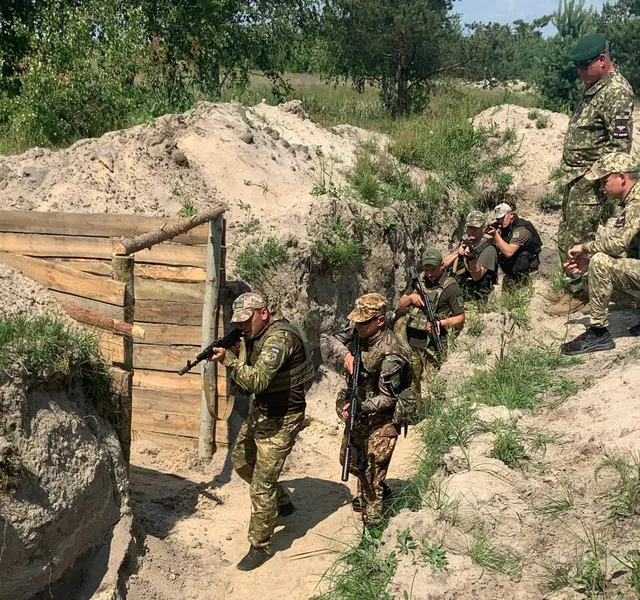 На Волині інструктор зі США тренує прикордонників (фото)