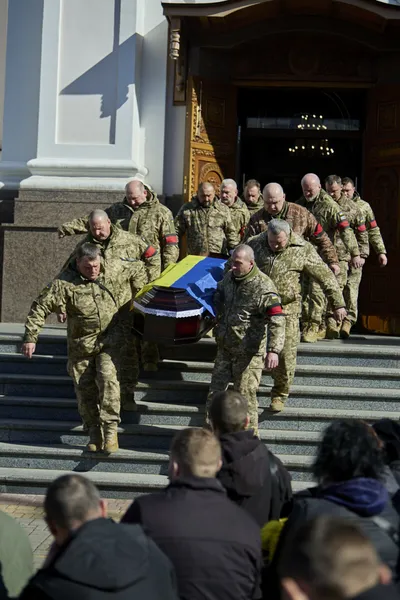Луцьк у скорботі: в останню дорогу провели захисників Андрія Міщука та Андрія Смалюка