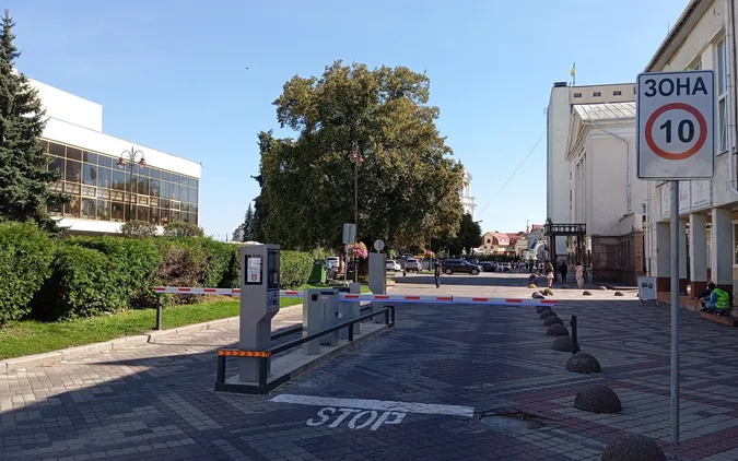 Скільки заробляє парковка у центрі Луцька