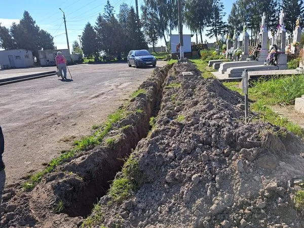 На кладовищі у Володимирі встановлюють камери відеонагляду (фото)