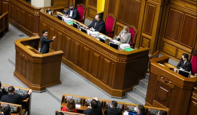 🖕 Гео Лерос з трибуни показав середнього пальця Зеленському (відео)