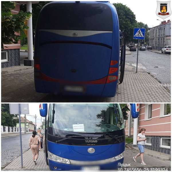 Зухвале паркування: у Луцьку «кинули» автобус на тротуарі біля будівлі муніципалів (фото)